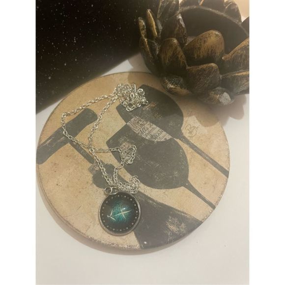 Sagittarius GLOW IN THE DARK ZODIAC STAR SIGN HOROSCOPE NECKLACE - Picture 2 of 14